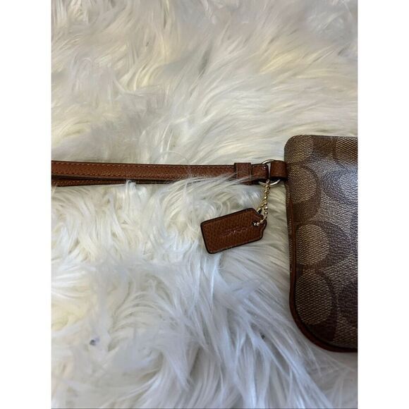 Coach Large Wristlet Clutch Top Zip Brown $125 signature C used - Picture 3 of 9